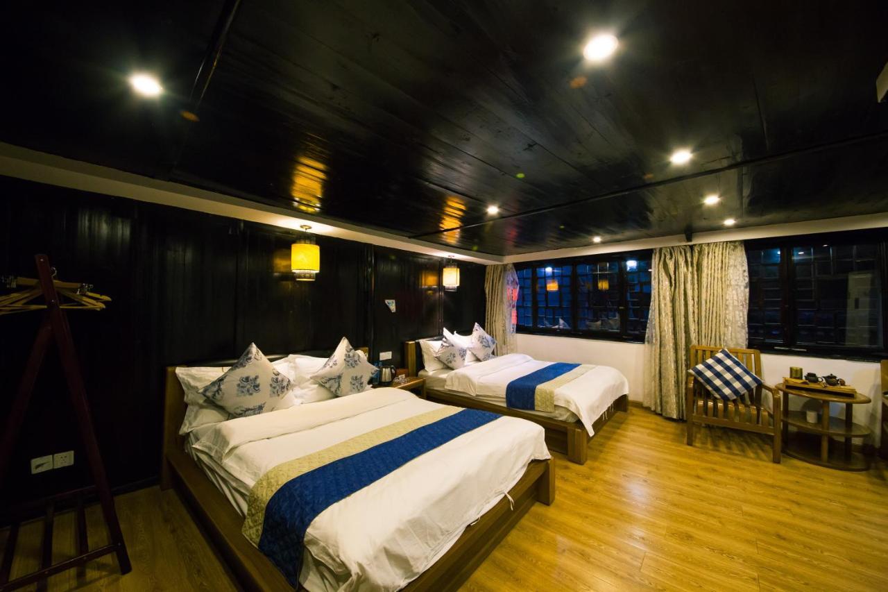 一方砚-旅拍体验民宿 Fenghuang Exterior photo